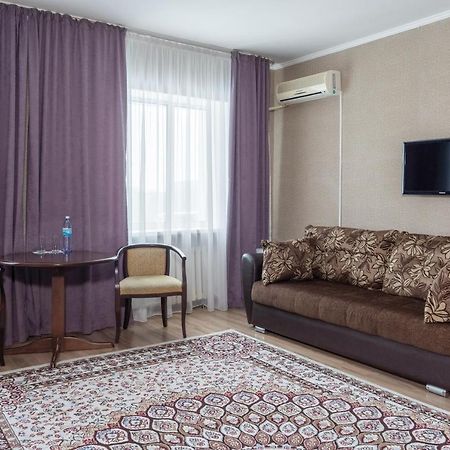 Azamat Hotel Astana Bagian luar foto
