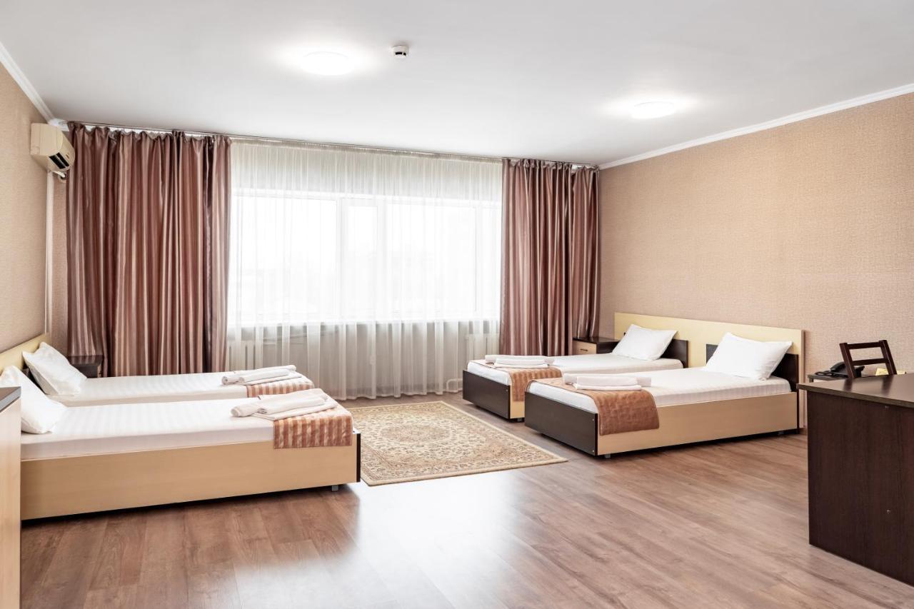 Azamat Hotel Astana Bagian luar foto