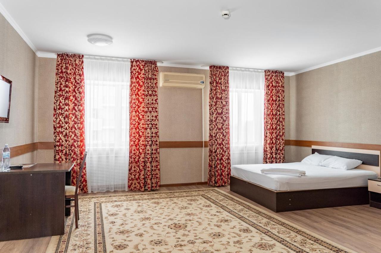 Azamat Hotel Astana Bagian luar foto