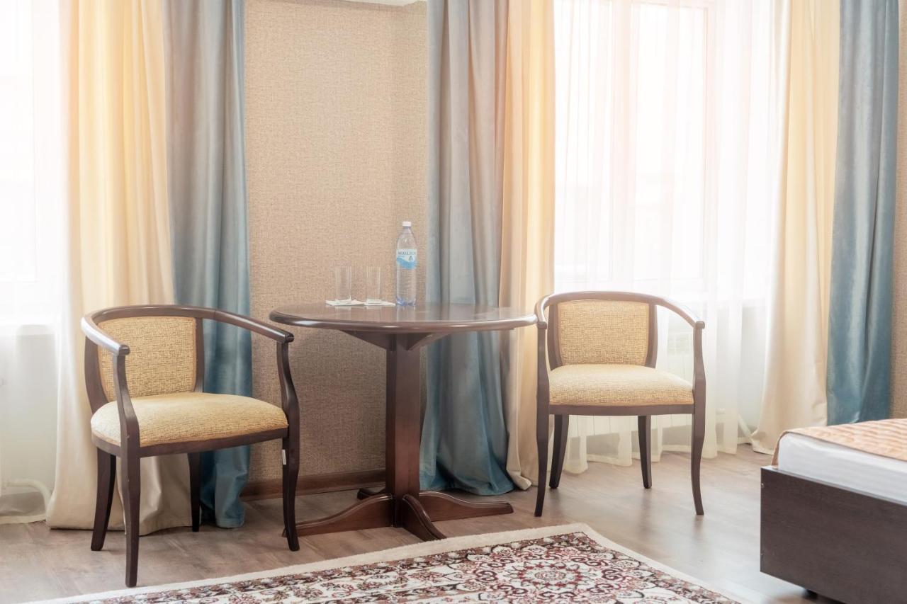 Azamat Hotel Astana Bagian luar foto