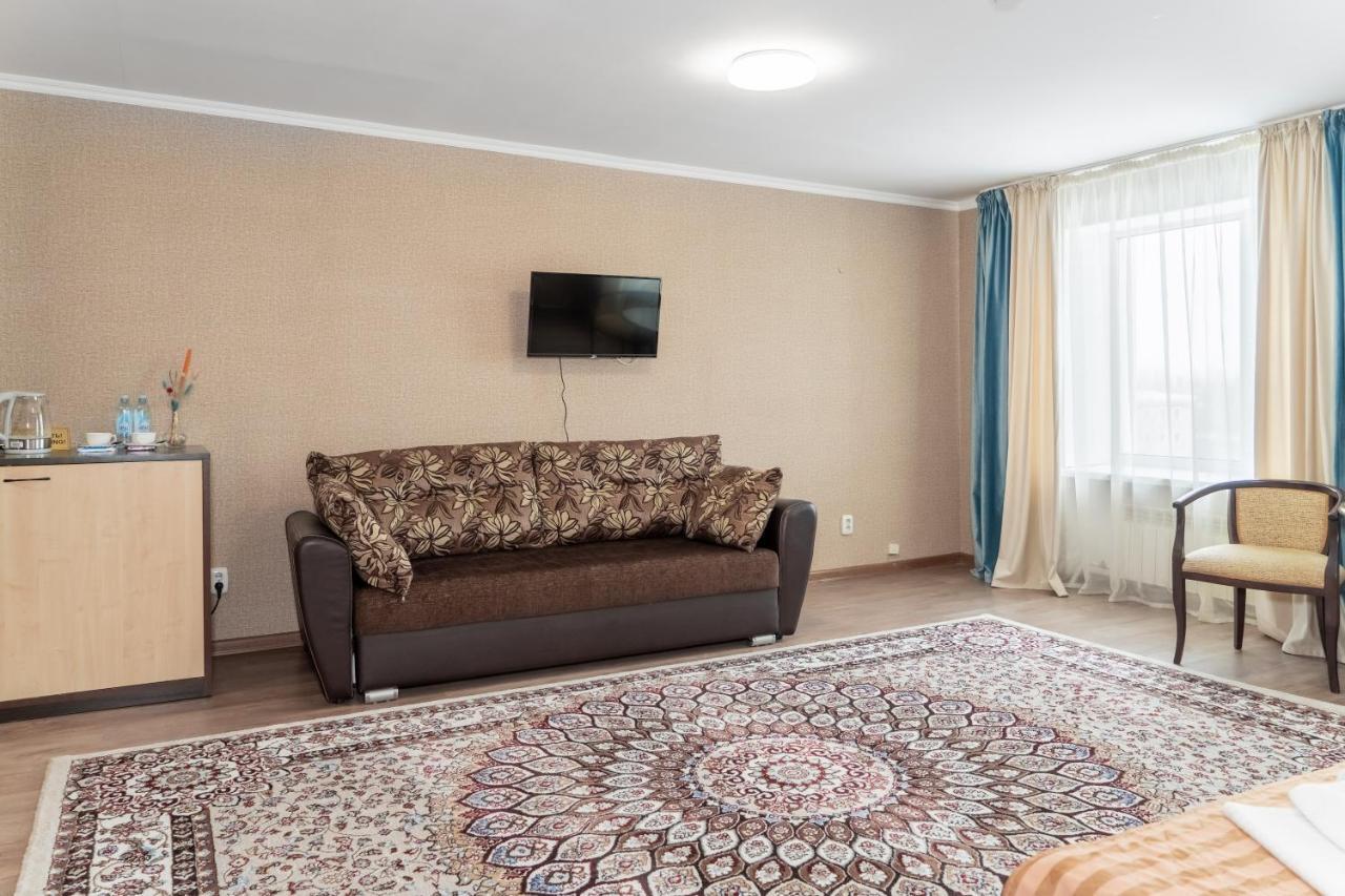 Azamat Hotel Astana Bagian luar foto